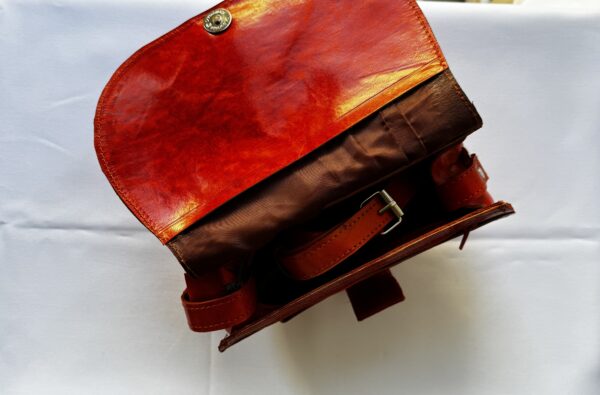 Bolso de piel de cebú cruzado grande - Imagen 8