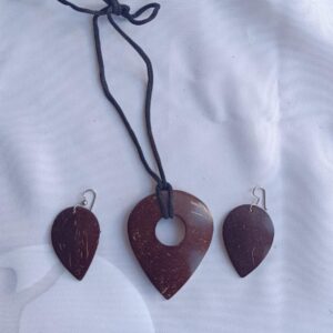 Conjunto pendientes y colgante de coco