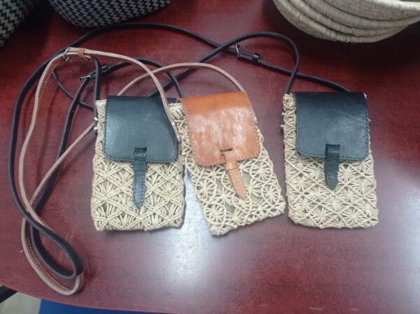 Bolsos smartphone rafia y piel