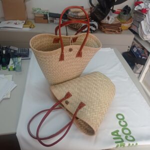 Cesto rafia natural asas