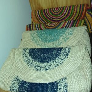 Bolso rafia colores forma sobre