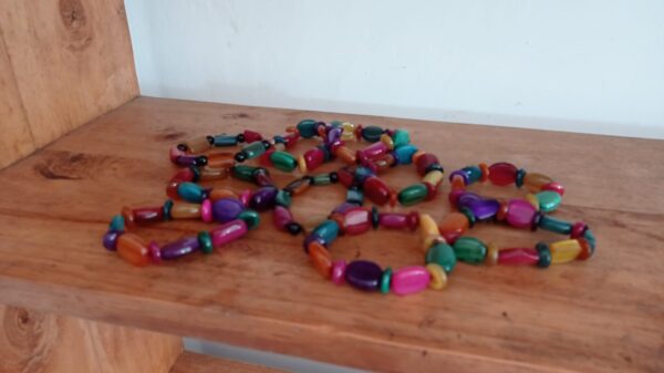 Pulseras bolas de colores