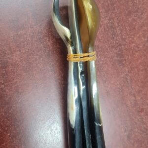 Conjunto cuchara cuchillo y tenedor de cebú