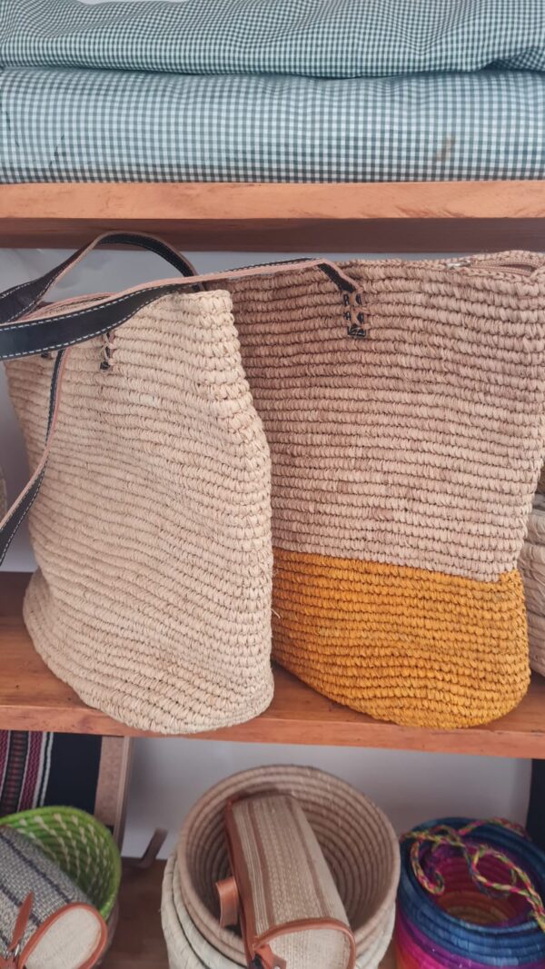 Bolso grande de rafia